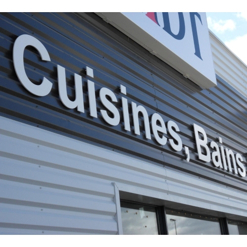 Lettres PVC découpées reliefs pour enseigne - Larnaca