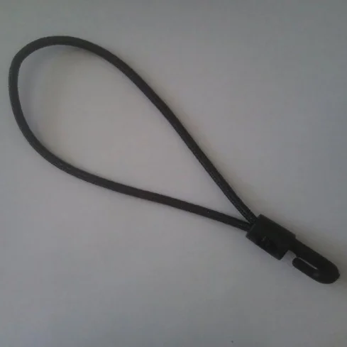 Boucle de tension pour bache publicitaire et tissu