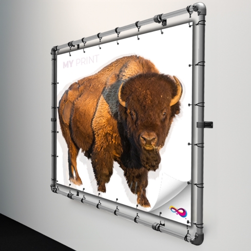 Cadre tubulaire mural avec bâche publicitaire - Iwo Jima